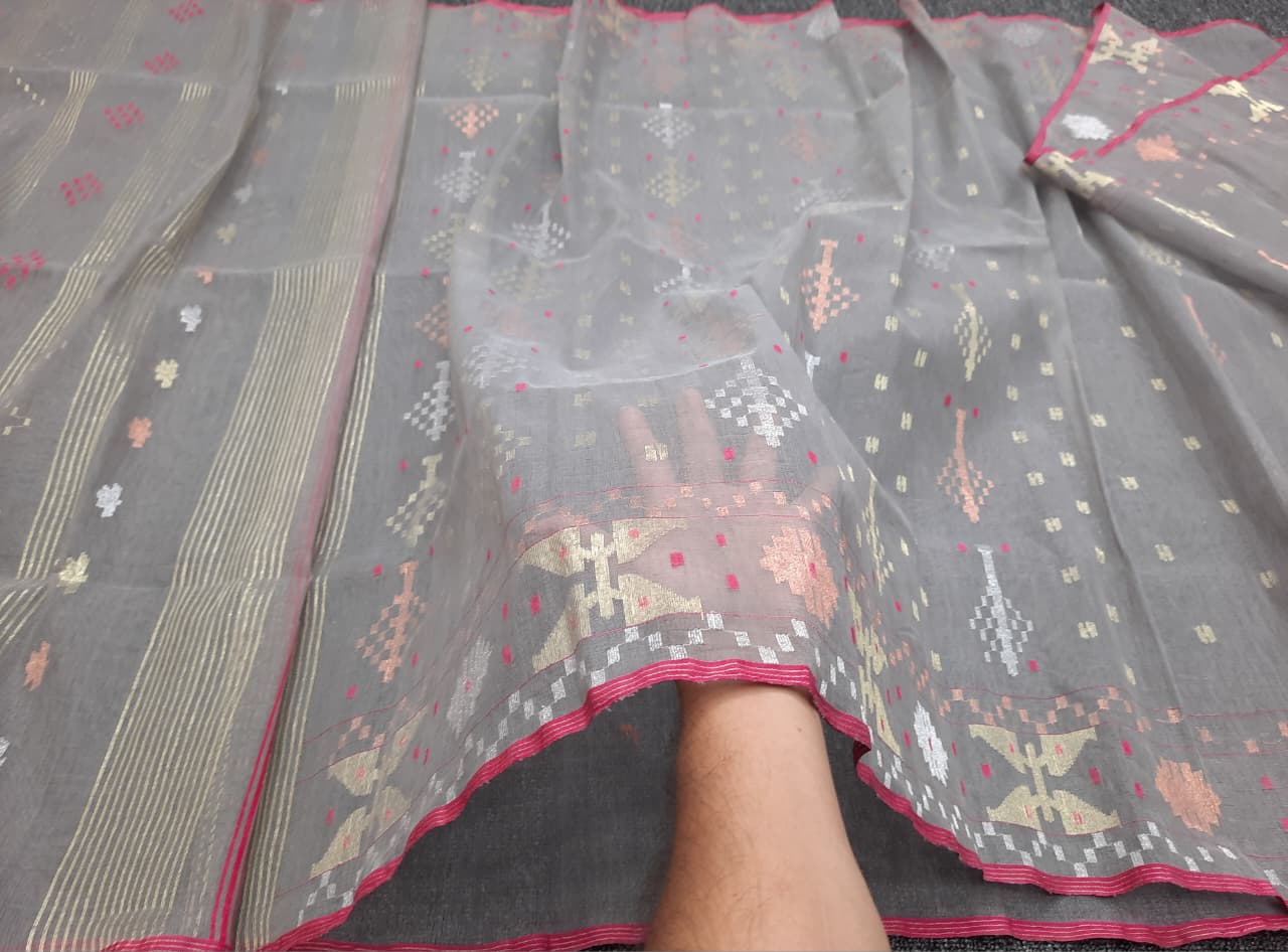 The Heritage of Bengali Handloom Exclusive Dhakai Jamdani Saree 80 Count - Image 4