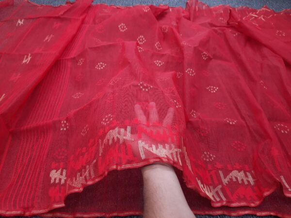 Elegant Red Mid Range Jamdani Saree - Image 2