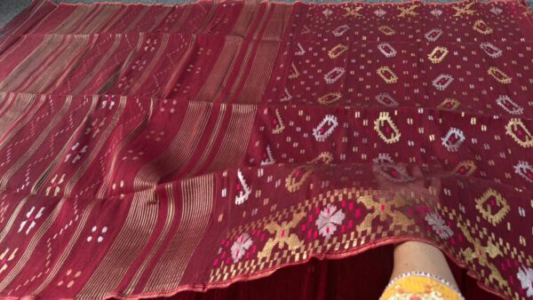 Maroon Red Halfslik Jamdani Saree – with Matching Blouse Piece - Image 2