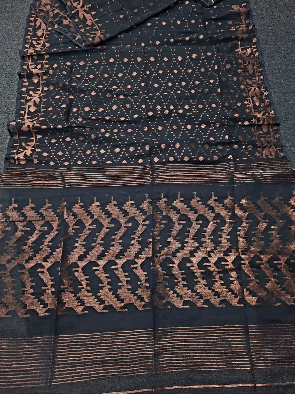 The Heritage of Bengali Handloom Exclusive Dhakai Jamdani Saree 80 Count - Image 3