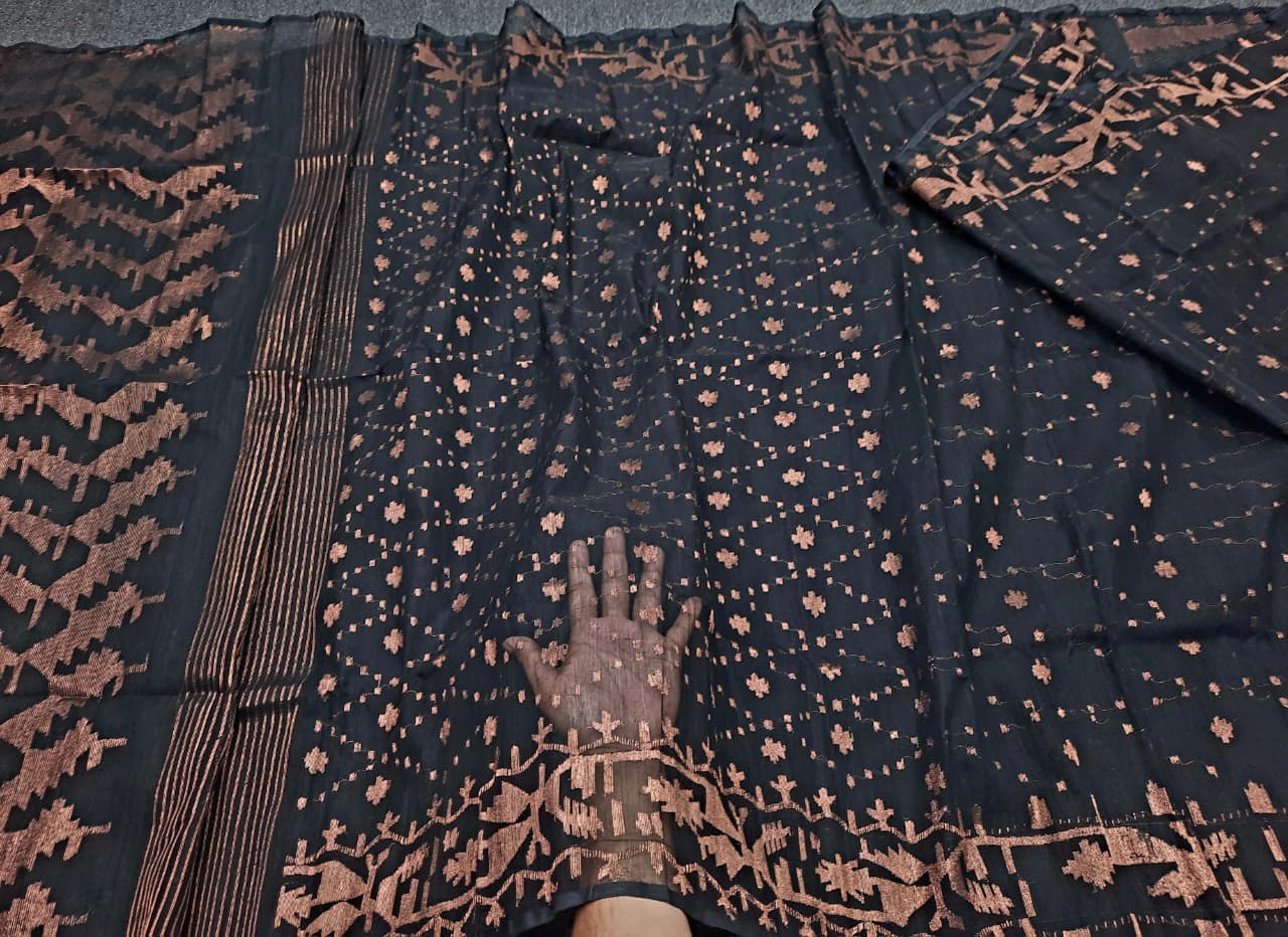 The Heritage of Bengali Handloom Exclusive Dhakai Jamdani Saree 80 Count - Image 4