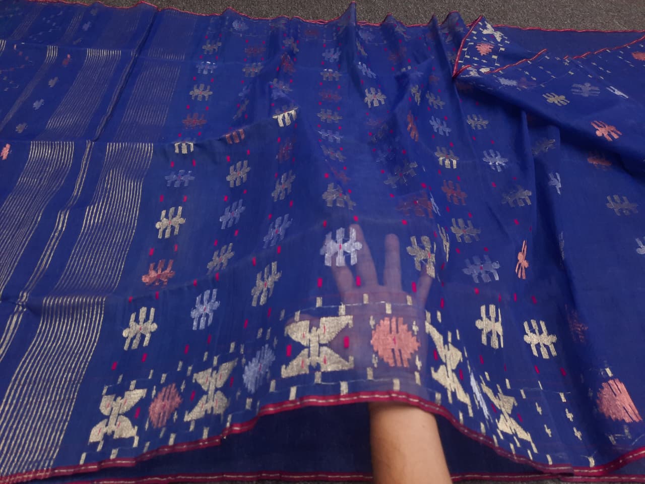 The Heritage of Bengali Handloom Exclusive Dhakai Jamdani Saree 80 Count - Image 3