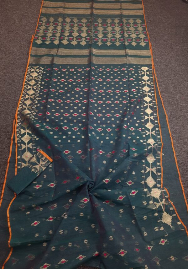 The Heritage of Bengali Handloom Jamdani Saree 80 Count - Image 2