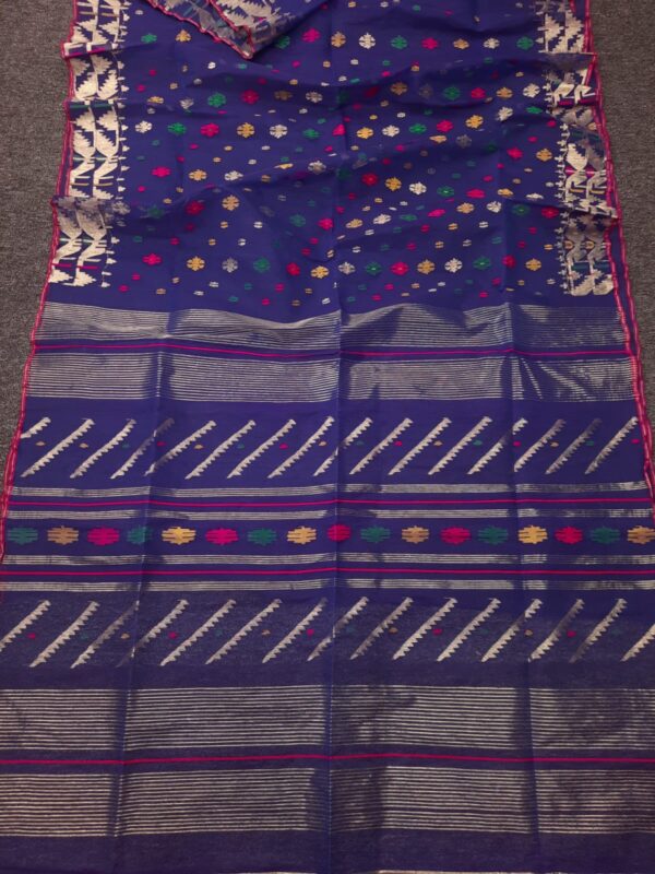 The Heritage of Bengali Handloom Jamdani Saree 80 Count - Image 2