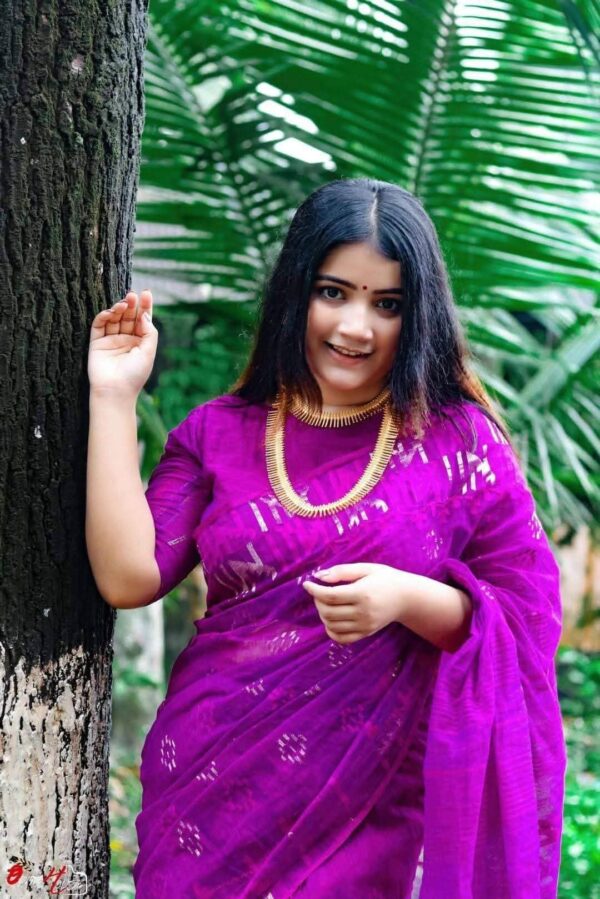 authentic dhakai jamdani saree with elegant motive from bangladesh