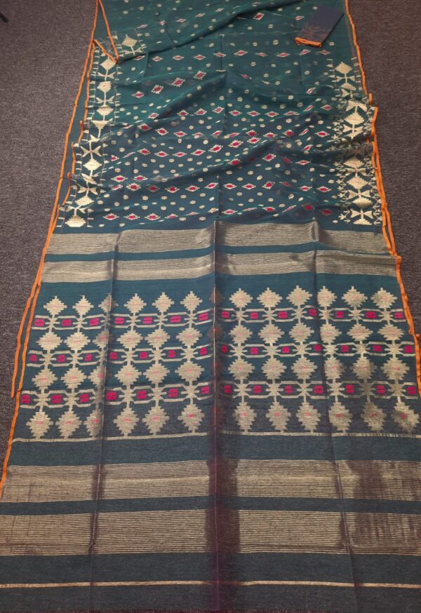 The Heritage of Bengali Handloom Jamdani Saree 80 Count - Image 5