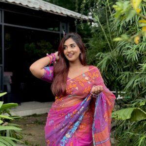 authentic dhakai jamdani saree with elegant motive from bangladesh