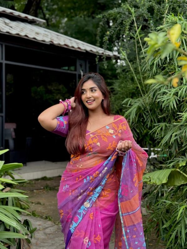 authentic dhakai jamdani saree with elegant motive from bangladesh