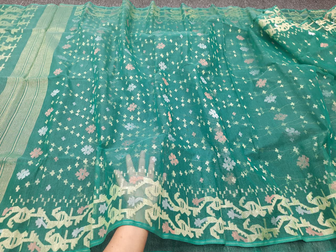 The Heritage of Bengali Handloom Pastel Dhakai Jamdani Saree 84 Count - Image 4